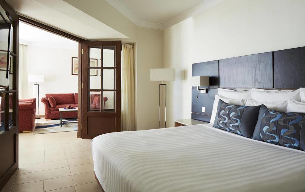 Hurghada Suites & Apartments Serviced By Marriott Eksteriør billede A bedroom at the hotel